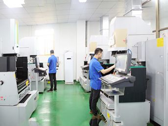 Xưởng làm khuôn Xưởng làm khuôn