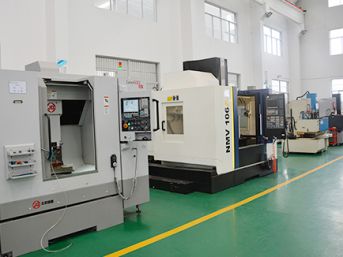 Xưởng làm khuôn Xưởng làm khuôn