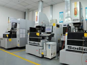 Xưởng làm khuôn Xưởng làm khuôn