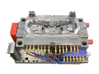 Plastic injection mold